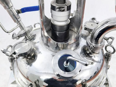 10L ジャケット付きステンレス鋼化学反応器 詳細 - 多口反応ケトルカバー、ケトルの口の数はカスタマイズでき、大きな口のデザインは掃除が簡単です。