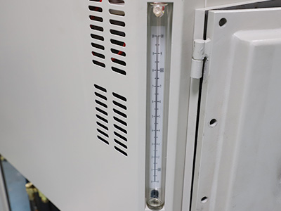 実験室用50L給湯器チラー 詳細 - 油液面、いつでも油面を観察できます。