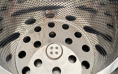 エタノールアルコール抽出遠心分離システム 詳細 - S316ステンレス鋼遠心穴あきドラム、全体的な外観が美しく、材料がより均一に乾燥します