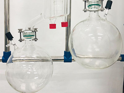 Bシリーズショートパスワイプドフィルムエバポレーター分子蒸留 詳細 - 高ホウケイ酸ガラス収集ボトル、耐食性。
