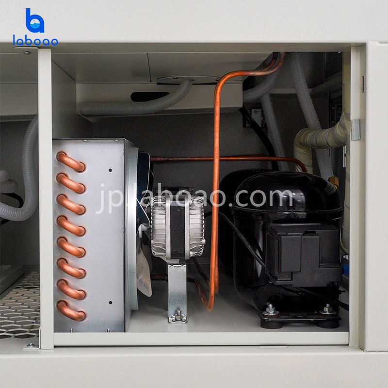 強光薬物安定性試験室